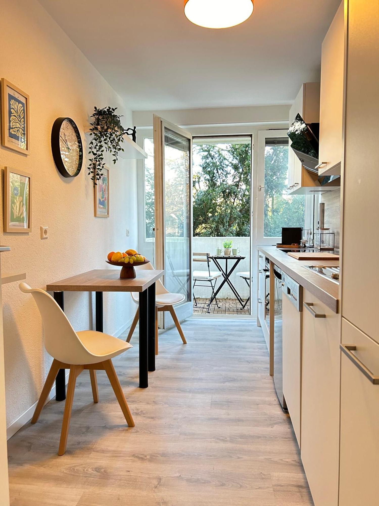 Modernes Designer-Apartment Fuer 7 Gaeste - 80Qm In Zentraler Lage, Self-Check-In Karlsruhe Exterior photo